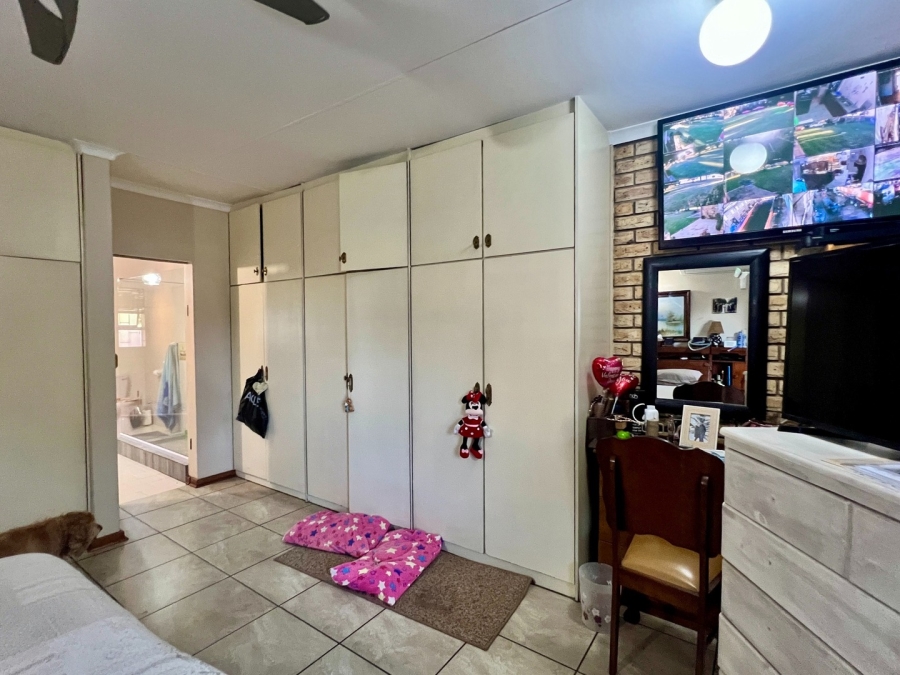 4 Bedroom Property for Sale in Wilgeboom A H North West